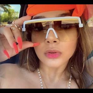 🔥🔥White Gold luxurious Sunglasses